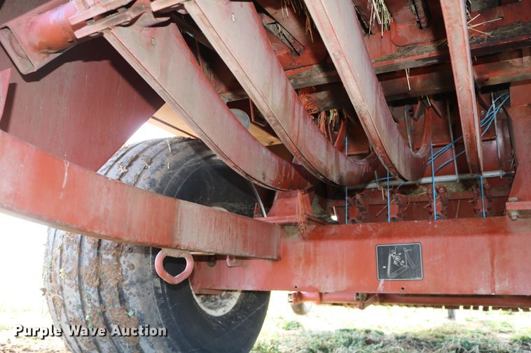 image for item DD6162 2006 Hesston 4760  large square baler