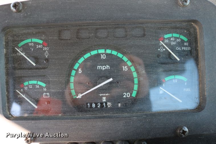 image for item DD6163 2004 Hesston 9230  windrower