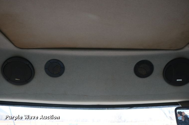 image for item DD6163 2004 Hesston 9230  windrower