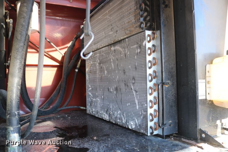 image for item DD6163 2004 Hesston 9230  windrower