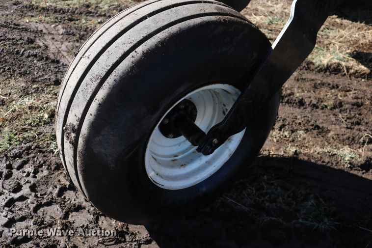 image for item DD6163 2004 Hesston 9230  windrower