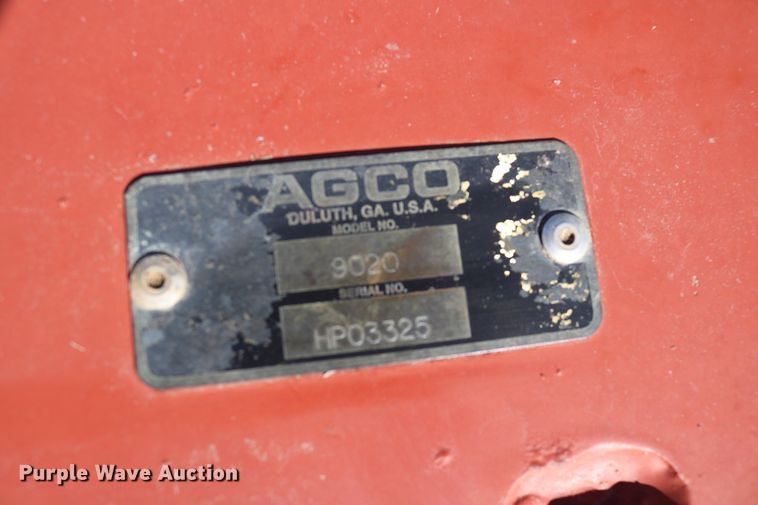 image for item DD6163 2004 Hesston 9230  windrower