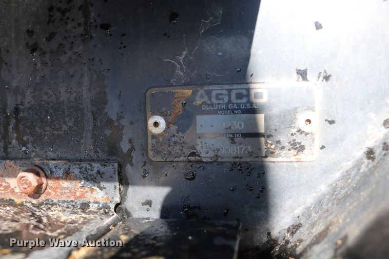 image for item DD6163 2004 Hesston 9230  windrower