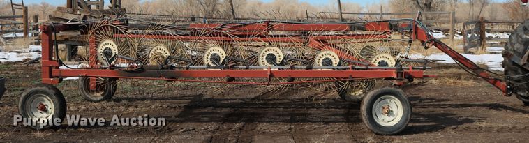 image for item DD6164 Hesston 3983 hay rake