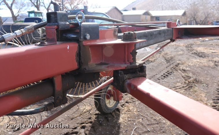 image for item DD6164 Hesston 3983 hay rake