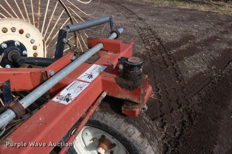 image for item DD6164 Hesston 3983 hay rake