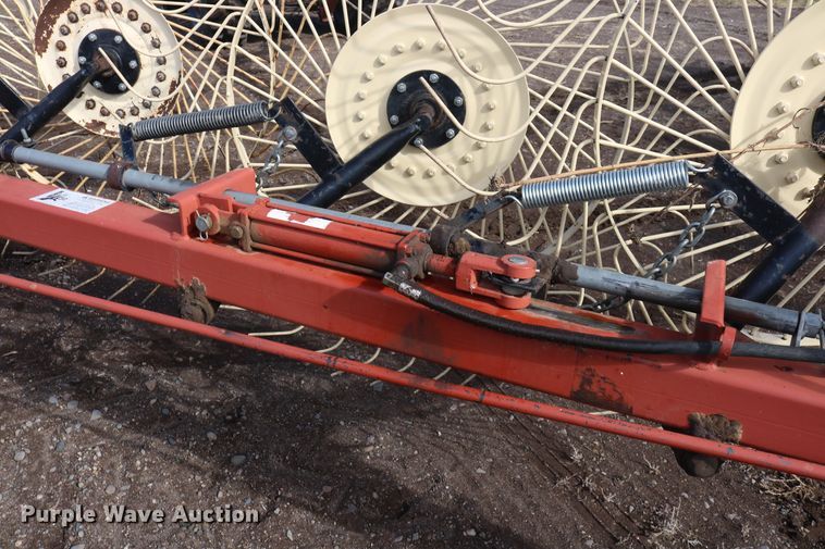 image for item DD6164 Hesston 3983 hay rake