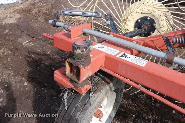 image for item DD6164 Hesston 3983 hay rake