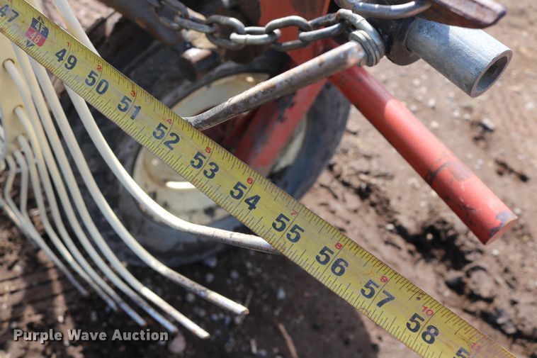 image for item DD6164 Hesston 3983 hay rake