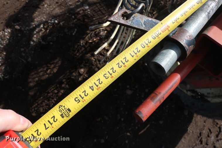 image for item DD6164 Hesston 3983 hay rake