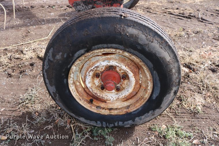 image for item DD6164 Hesston 3983 hay rake
