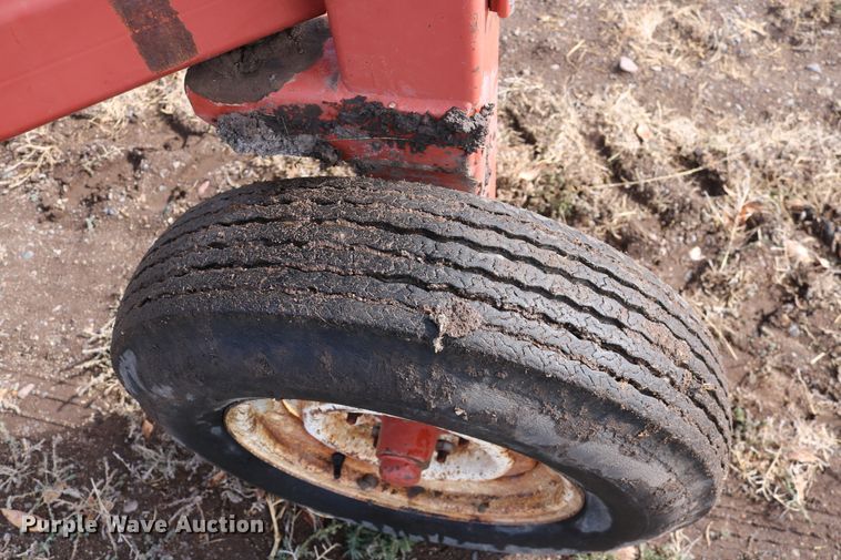 image for item DD6164 Hesston 3983 hay rake