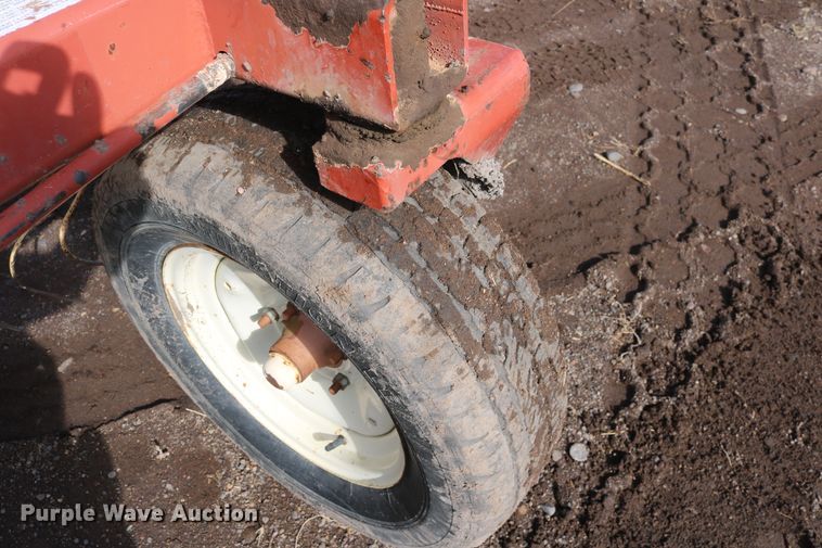 image for item DD6164 Hesston 3983 hay rake