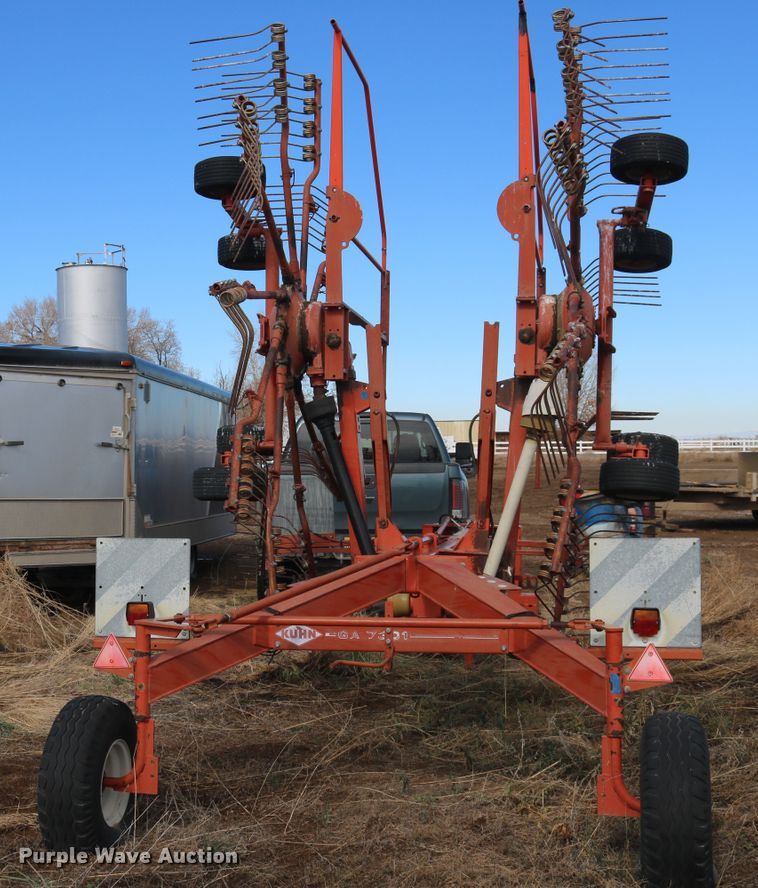 image for item DD6165 Kuhn GA7301 hay rake