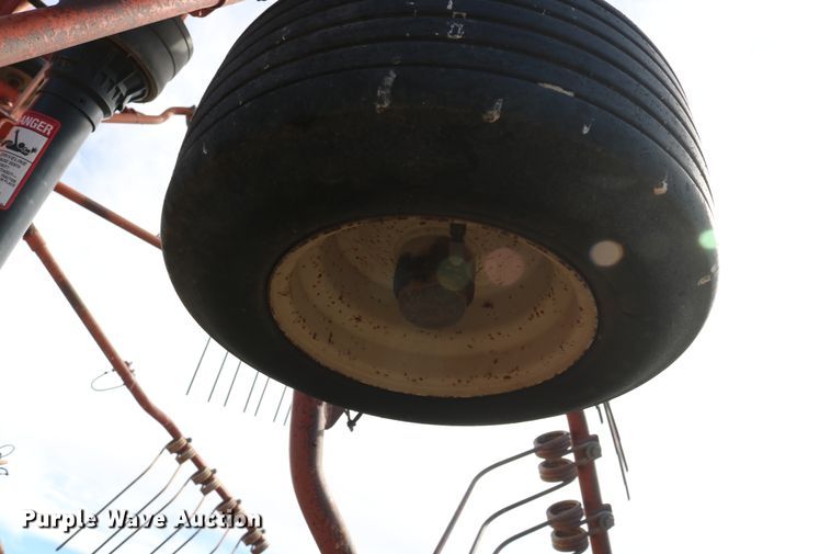image for item DD6165 Kuhn GA7301 hay rake