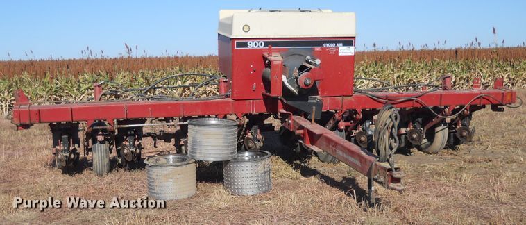 image for item DF4534 Case IH 900 Cyclo Air planter
