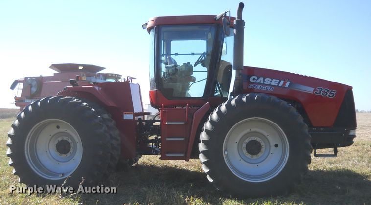 image for item DF4541 2010 Case IH Steiger 335  4WD tractor