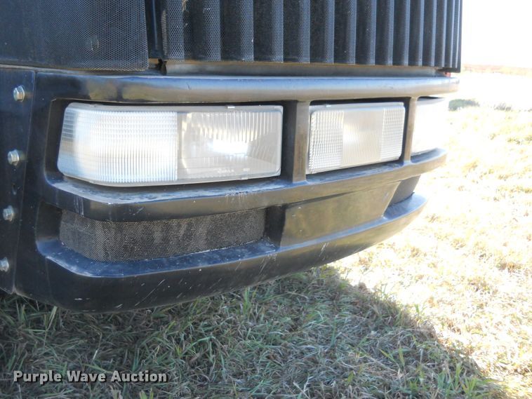 image for item DF4541 2010 Case IH Steiger 335  4WD tractor