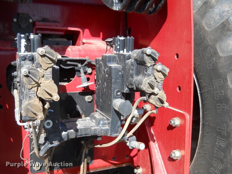 image for item DF4541 2010 Case IH Steiger 335  4WD tractor