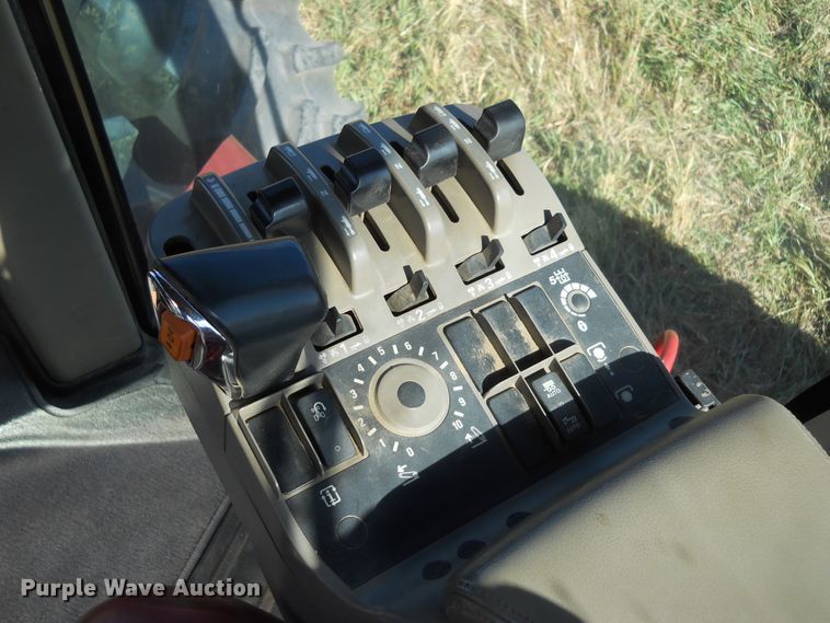 image for item DF4541 2010 Case IH Steiger 335  4WD tractor