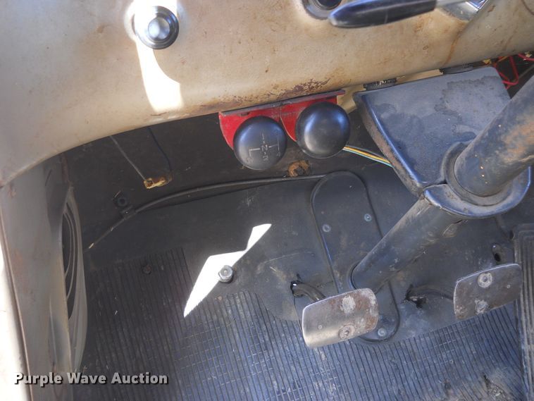 image for item DF4542 1959 Chevrolet Viking 60  grain truck