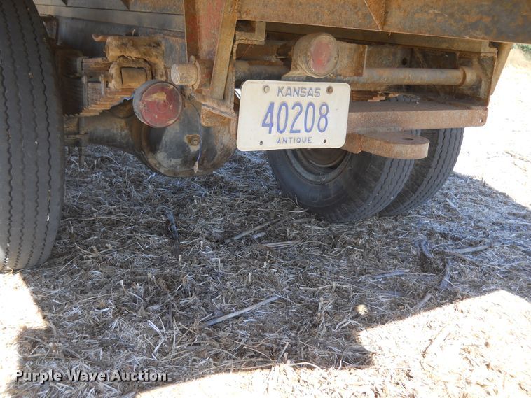 image for item DF4542 1959 Chevrolet Viking 60  grain truck