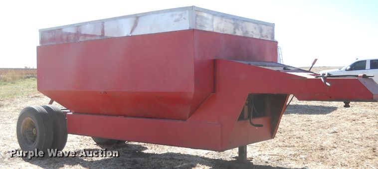 image for item DF4543 Shop built gravity wagon