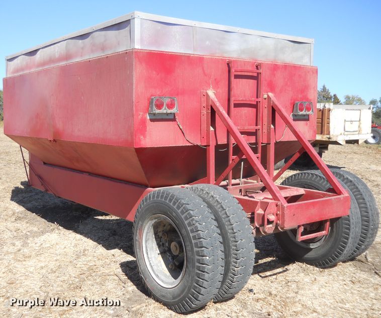 image for item DF4543 Shop built gravity wagon