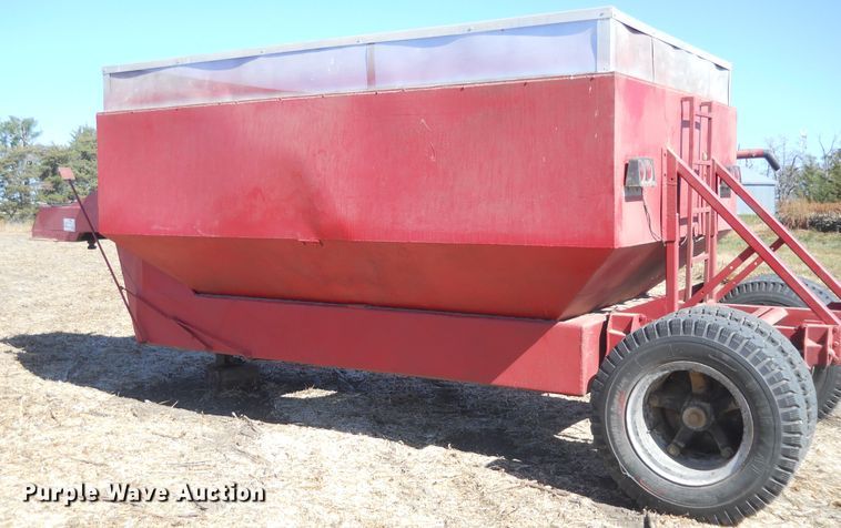 image for item DF4543 Shop built gravity wagon