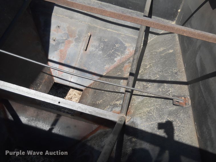 image for item DF4543 Shop built gravity wagon