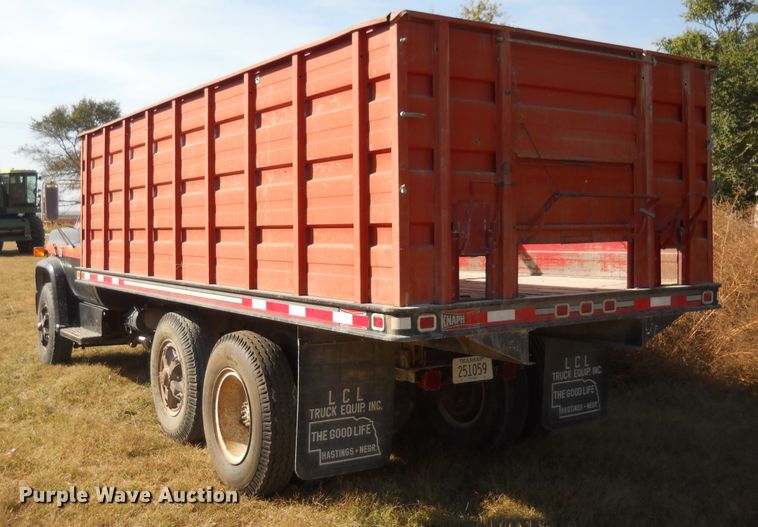 image for item DF4548 1973 Chevrolet 65  grain truck