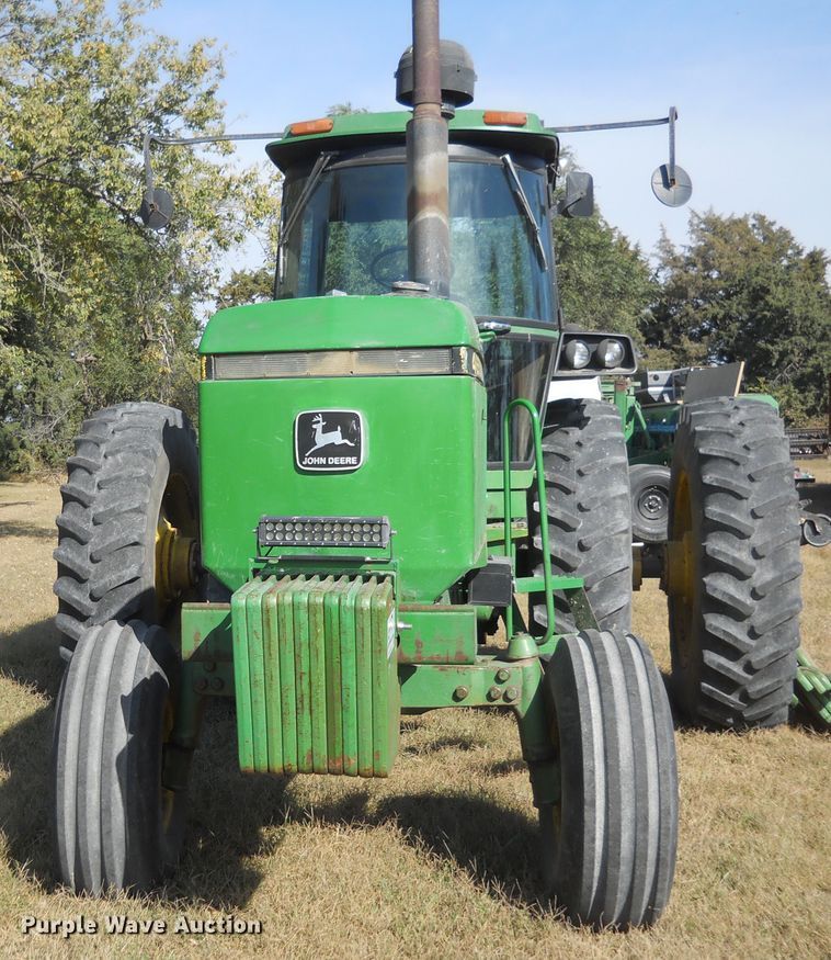 image for item DF4550 1985 John Deere 4650  tractor