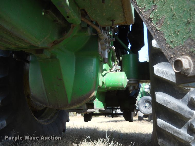 image for item DF4550 1985 John Deere 4650  tractor