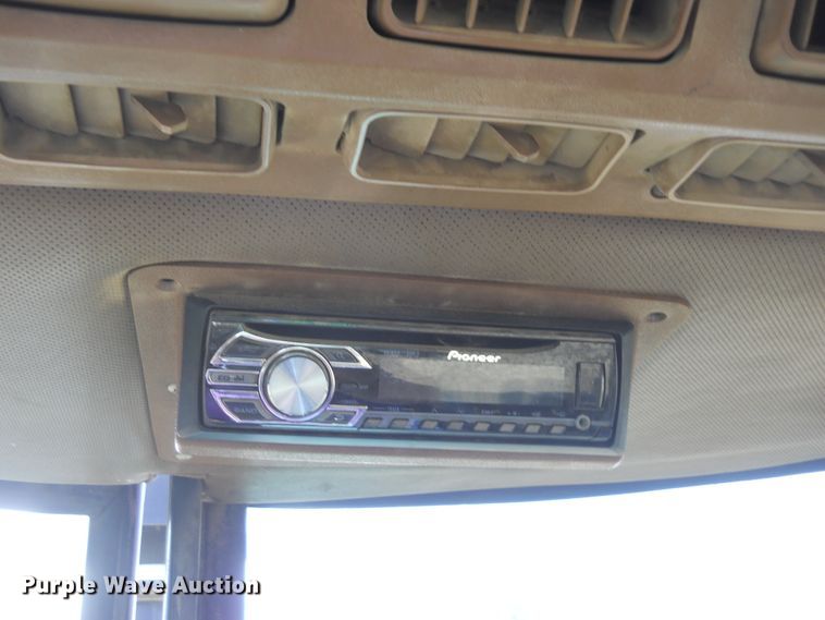 image for item DF4550 1985 John Deere 4650  tractor