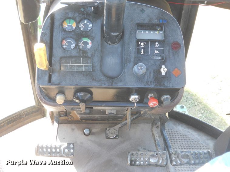 image for item DF4550 1985 John Deere 4650  tractor