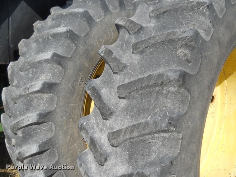 image for item DF4550 1985 John Deere 4650  tractor