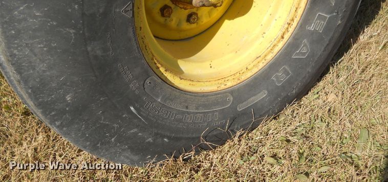 image for item DF4550 1985 John Deere 4650  tractor