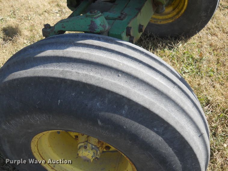 image for item DF4550 1985 John Deere 4650  tractor