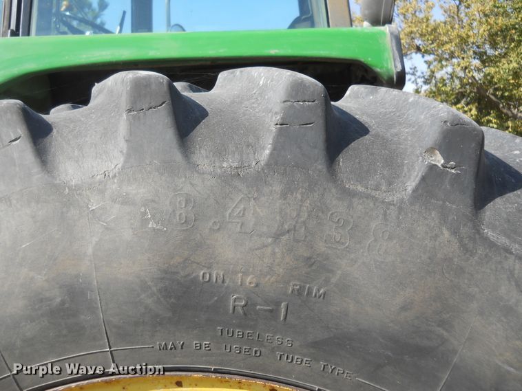 image for item DF4550 1985 John Deere 4650  tractor