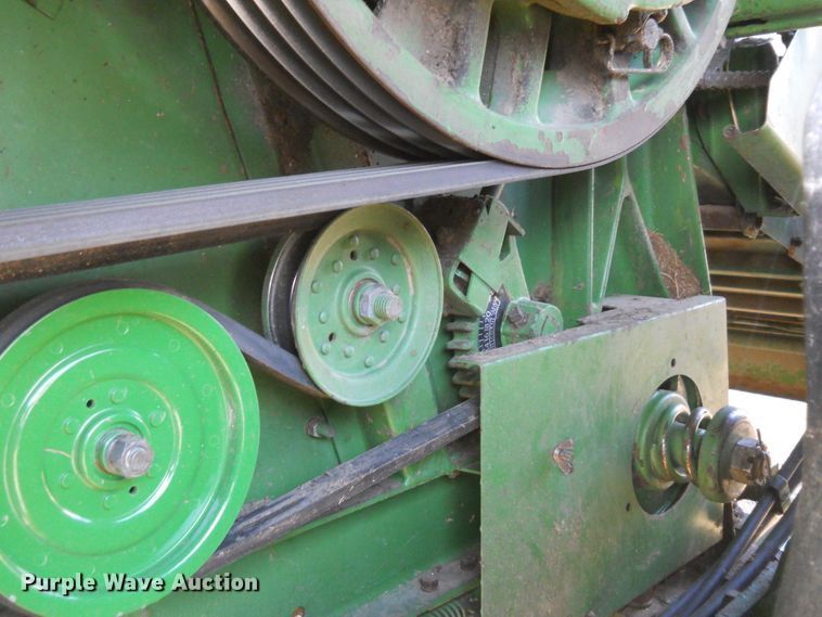 image for item DF4551 1984 John Deere 7720 Turbo  combine