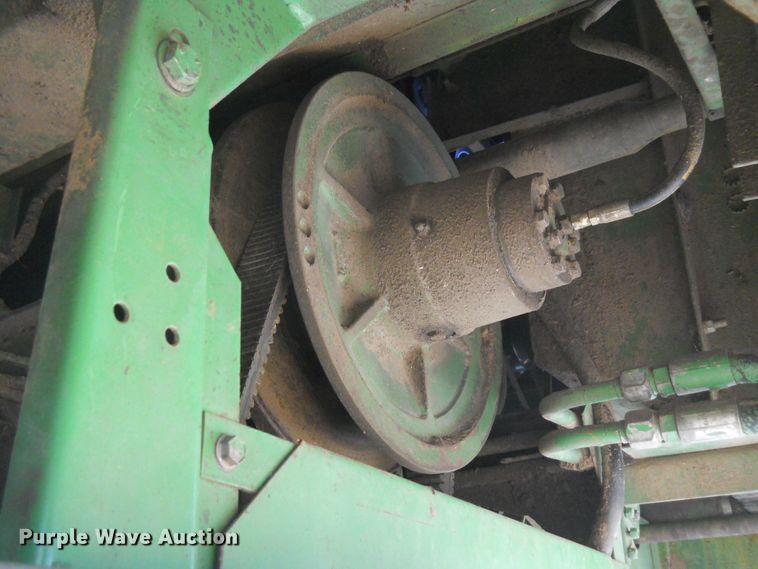 image for item DF4551 1984 John Deere 7720 Turbo  combine