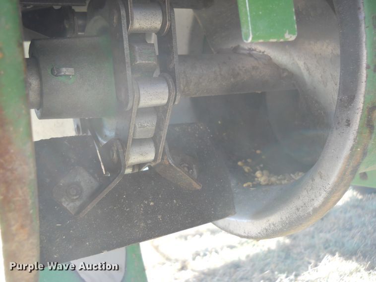 image for item DF4551 1984 John Deere 7720 Turbo  combine