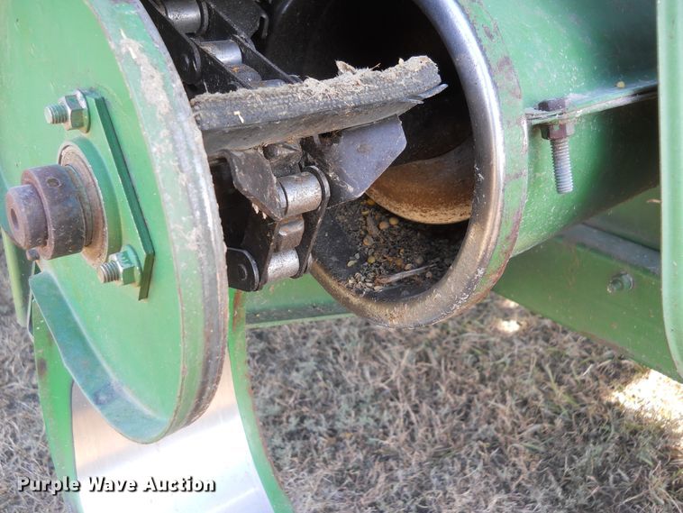 image for item DF4551 1984 John Deere 7720 Turbo  combine