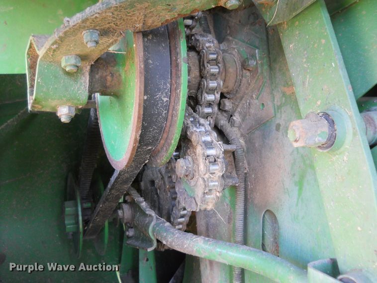 image for item DF4551 1984 John Deere 7720 Turbo  combine