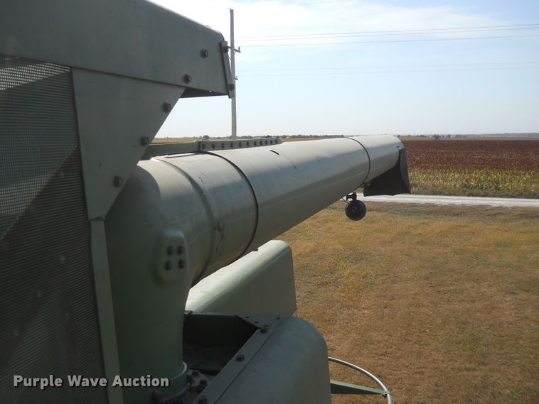 image for item DF4551 1984 John Deere 7720 Turbo  combine