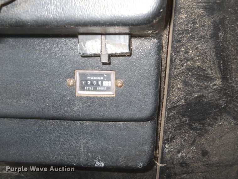 image for item DF4551 1984 John Deere 7720 Turbo  combine