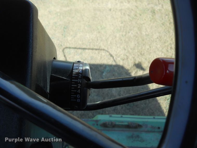 image for item DF4551 1984 John Deere 7720 Turbo  combine