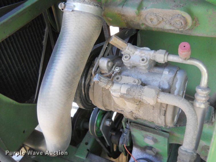image for item DF4551 1984 John Deere 7720 Turbo  combine