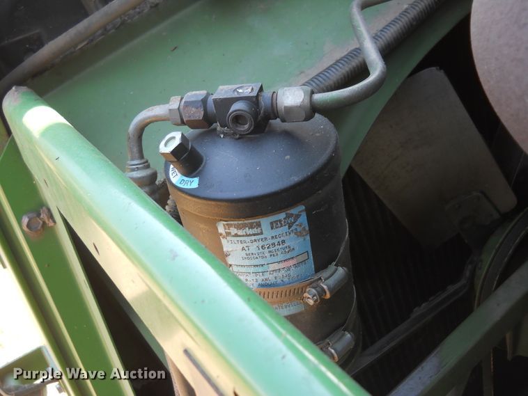 image for item DF4551 1984 John Deere 7720 Turbo  combine