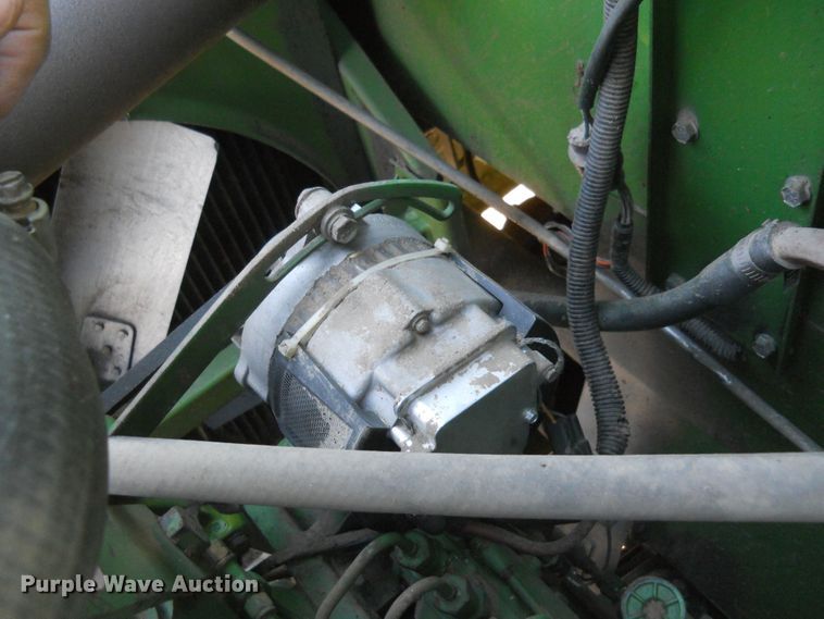 image for item DF4551 1984 John Deere 7720 Turbo  combine